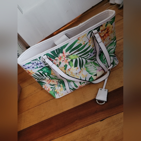 Dana Buchman Handbags - Dana Buchman Tropical Floral Print Purse